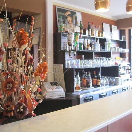 Bessines-sur-Gartempe Hotel Restaurant Rive Gauche מראה חיצוני תמונה