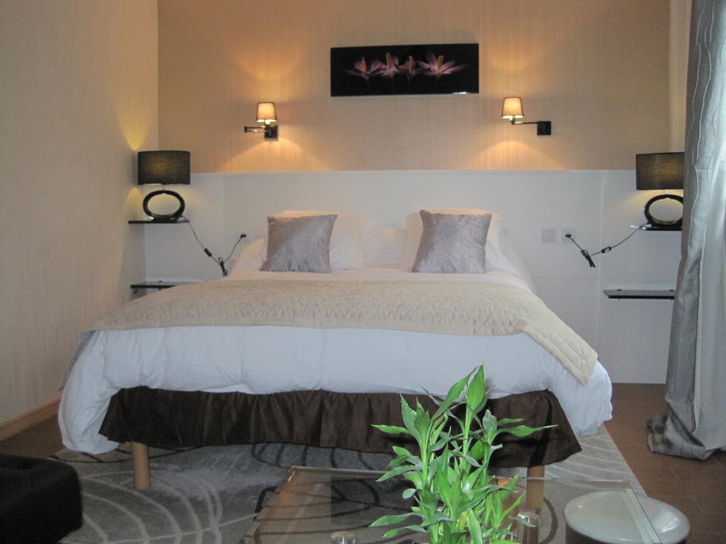 Bessines-sur-Gartempe Hotel Restaurant Rive Gauche חדר תמונה