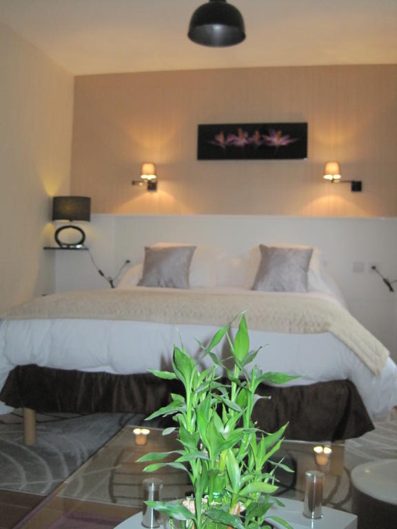 Bessines-sur-Gartempe Hotel Restaurant Rive Gauche חדר תמונה
