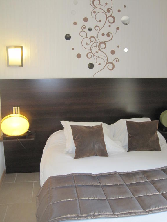 Bessines-sur-Gartempe Hotel Restaurant Rive Gauche חדר תמונה