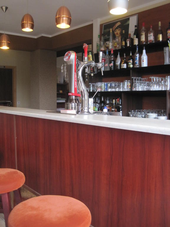 Bessines-sur-Gartempe Hotel Restaurant Rive Gauche מראה חיצוני תמונה