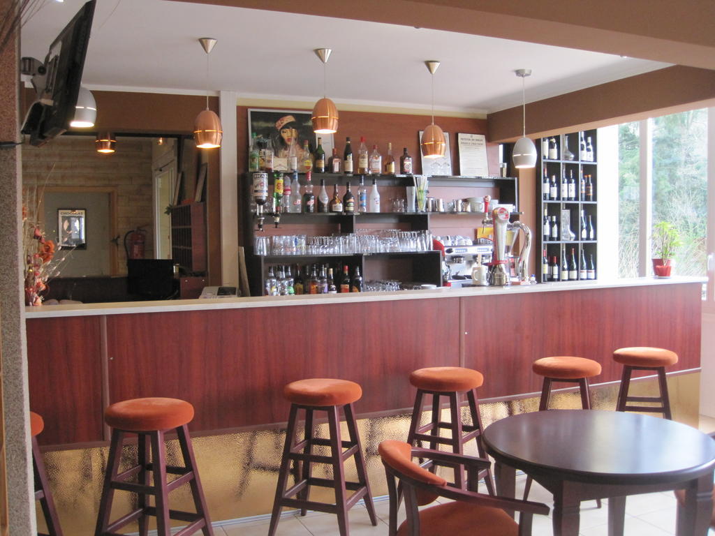 Bessines-sur-Gartempe Hotel Restaurant Rive Gauche מראה חיצוני תמונה