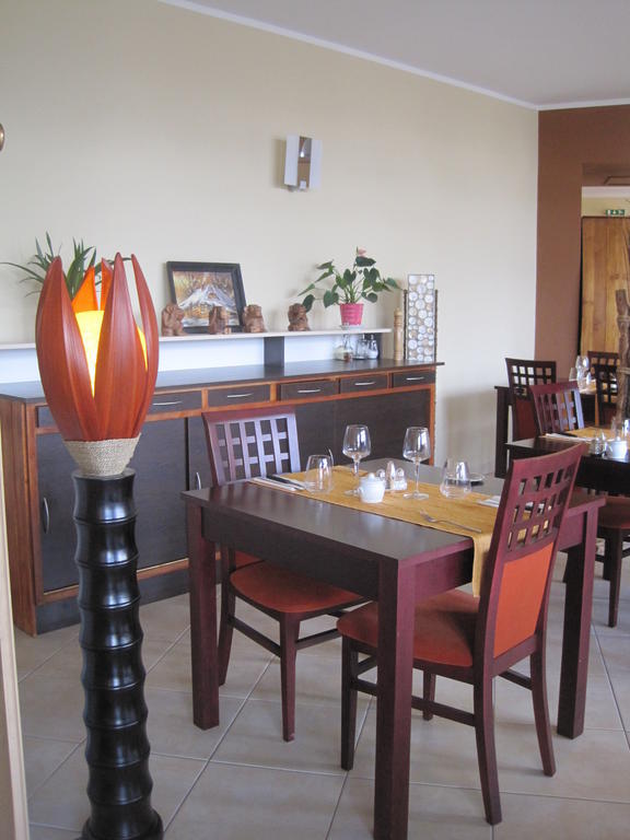 Bessines-sur-Gartempe Hotel Restaurant Rive Gauche מראה חיצוני תמונה