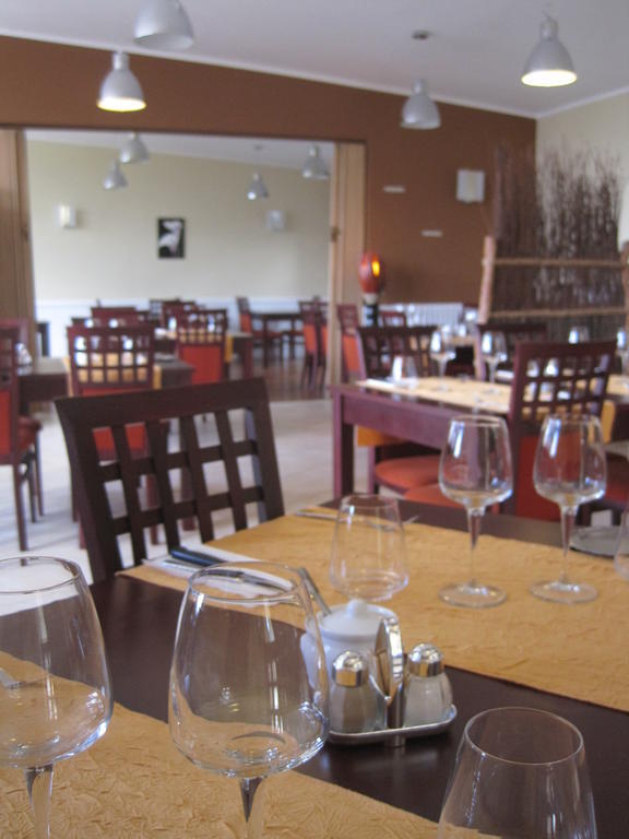 Bessines-sur-Gartempe Hotel Restaurant Rive Gauche מראה חיצוני תמונה