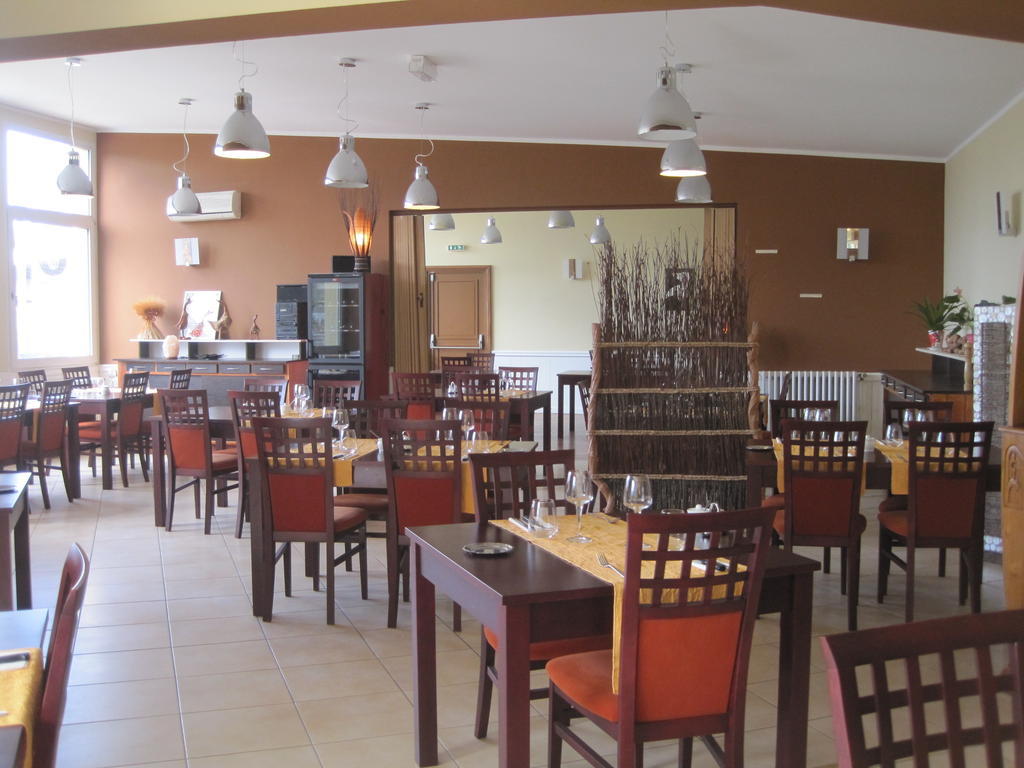 Bessines-sur-Gartempe Hotel Restaurant Rive Gauche מראה חיצוני תמונה