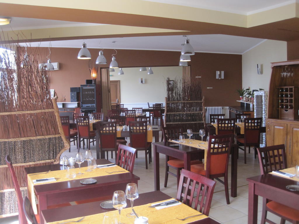 Bessines-sur-Gartempe Hotel Restaurant Rive Gauche מראה חיצוני תמונה