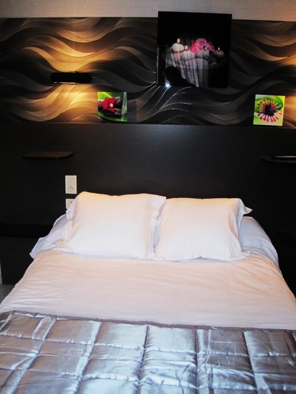 Bessines-sur-Gartempe Hotel Restaurant Rive Gauche מראה חיצוני תמונה